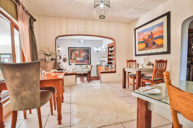 Food & Drinks, Cascade Villa Guesthouse, Gert Sibande