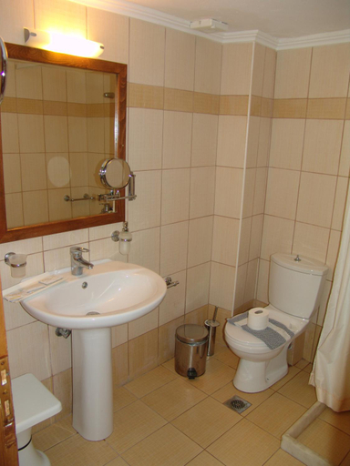 Bathroom 4, Akroyali, Peloponnese