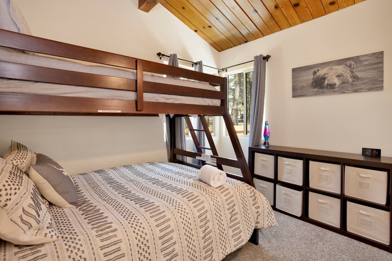Bedroom 3, Chipper's Lodge #2302, San Bernardino