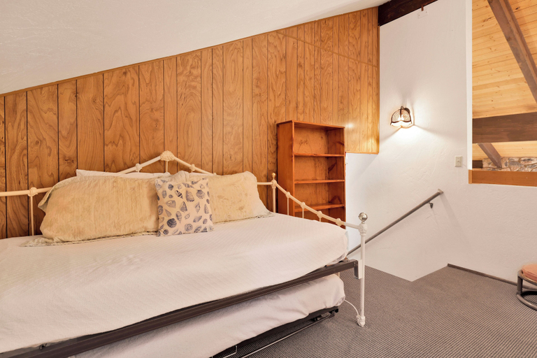 Bedroom 3, Colbert Cabin #966, San Bernardino