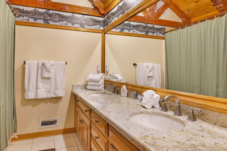 Bathroom 5, Bearfoot Lodge #2030, San Bernardino