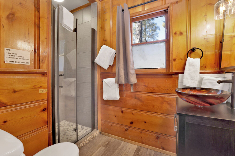 Bathroom 4, Juniper #105, San Bernardino