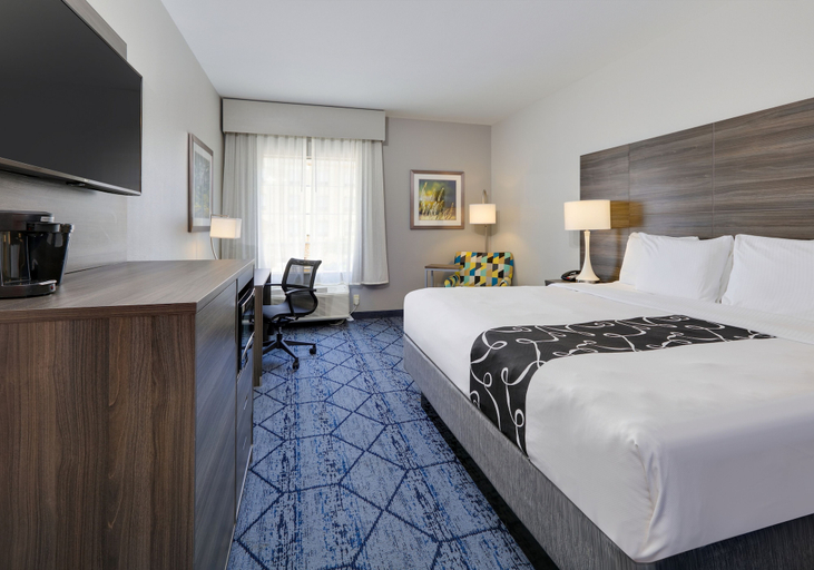 Bedroom 3, La Quinta Inn & Suites by Wyndham Denton - University Drive, Denton