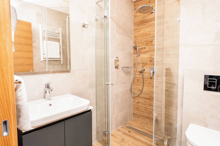 Bathroom 3, Fruške Residences, Irig