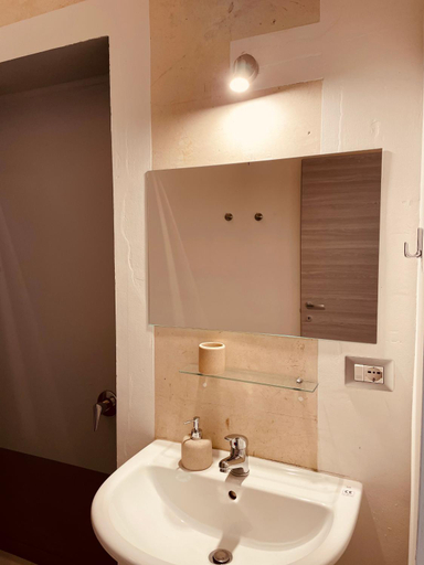 Bathroom 2, Il giardino di Iole Via Giovanni Amendola n36, Sassari