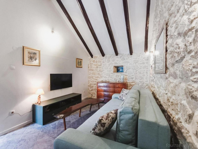 Room 2, Didini Dvori in Kru evo, Obrovac