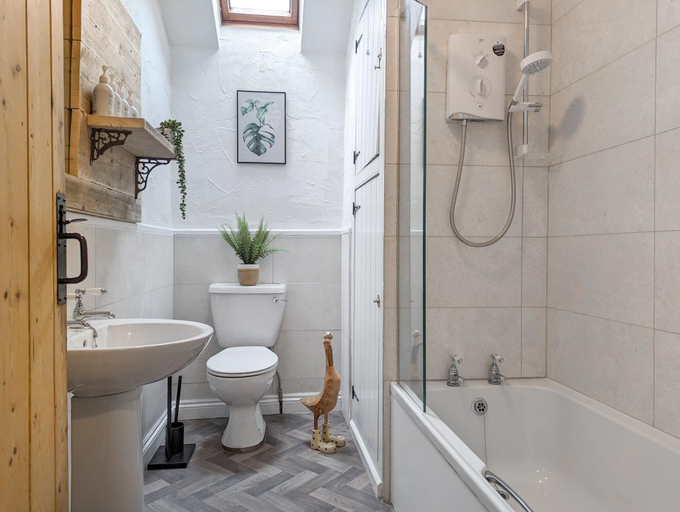 Bathroom 3, The Gilpin Farmhouse Lake District Getaway, Cumbria