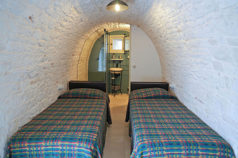 Bedroom 4, TrulliOcchiDiPietraHistoricalExperience, Bari
