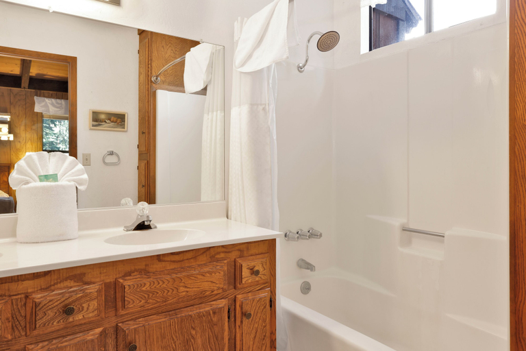 Bathroom 4, Colbert Cabin #966, San Bernardino
