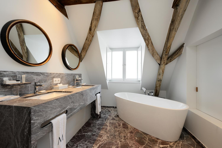 Bathroom 3, Hotel Messeyne, West-Vlaanderen