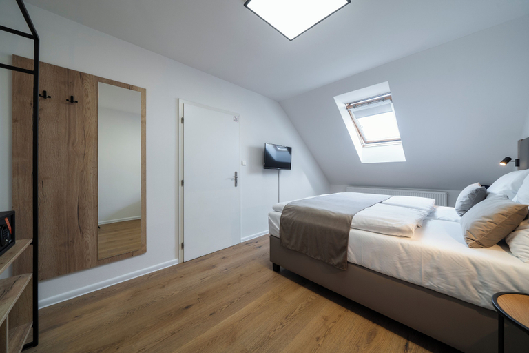 Bedroom 4, Leon hotel, Praha 7