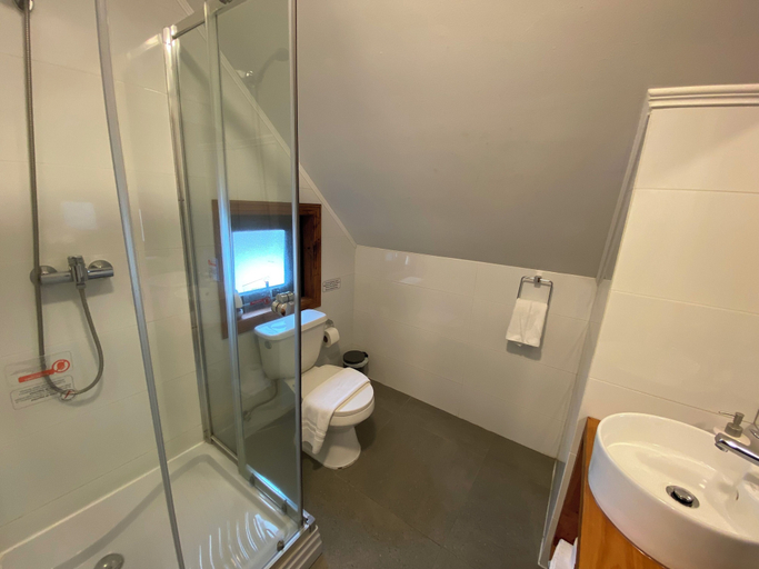 Bathroom 3, Albergo B&B, Cautín