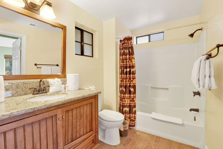 Bathroom 3, Fawnskin Chalet#1826, San Bernardino