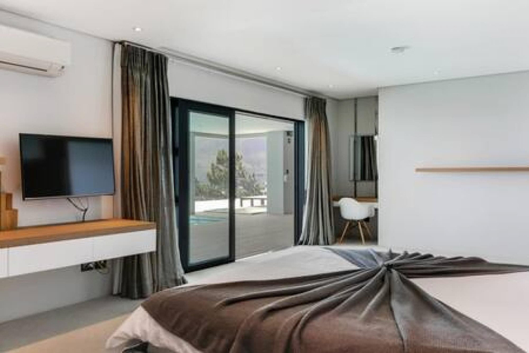 Bedroom 3, Luxurious Holiday Villa w Views Pool Jacuzzi Halo Villa, City of Cape Town