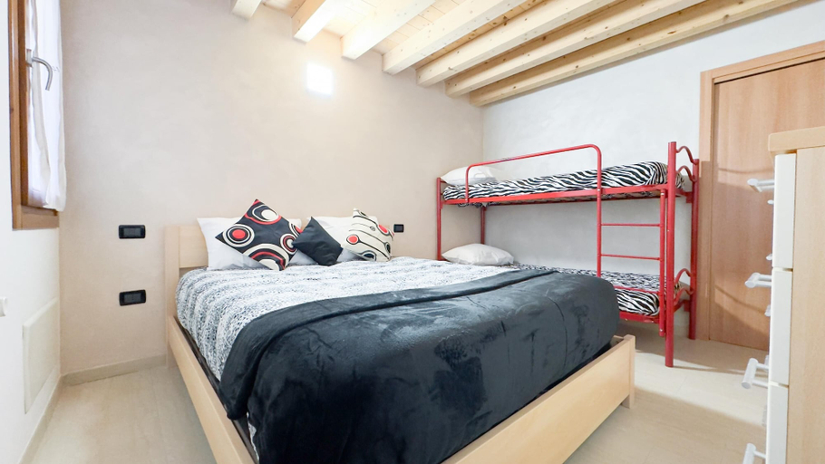 Bedroom 4, Romantic Flower by Ca-sa Check, Venezia