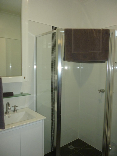 Bathroom 2, Otway Gate Motel, Colac-Otway - Colac