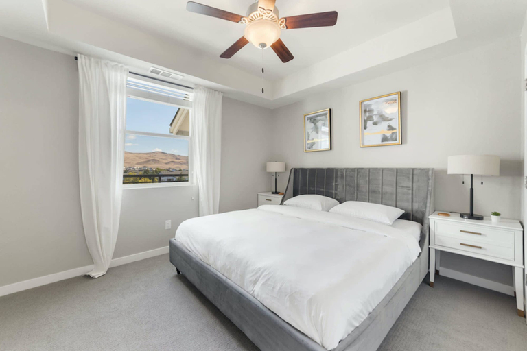 Room 4, Designer Apt With Jacuzzi Pool Mountain Views, Washoe
