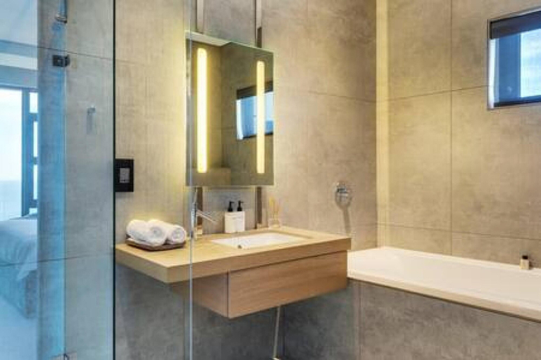 Bathroom 4, Luxurious Holiday Villa w Views Pool Jacuzzi Halo Villa, City of Cape Town