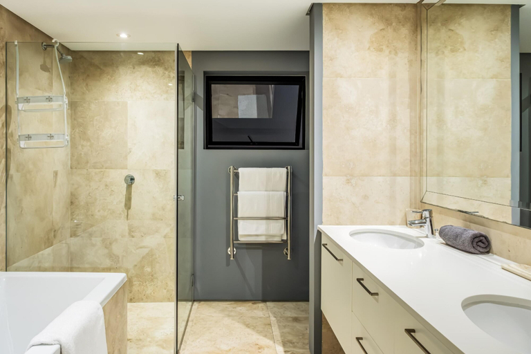 Bathroom 5, Spectacular Holiday Villa w Private Pool Gym Prima Views, City of Cape Town