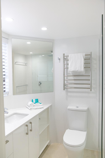 Bathroom 3, Ocean Breeze Resort Noosa, Noosa - Noosa-Noosaville