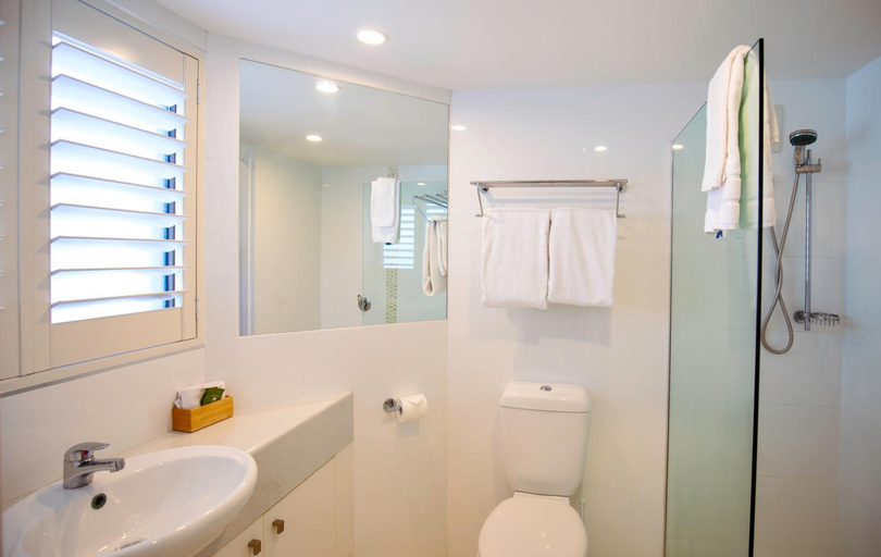 Bathroom 4, Ocean Breeze Resort Noosa, Noosa - Noosa-Noosaville