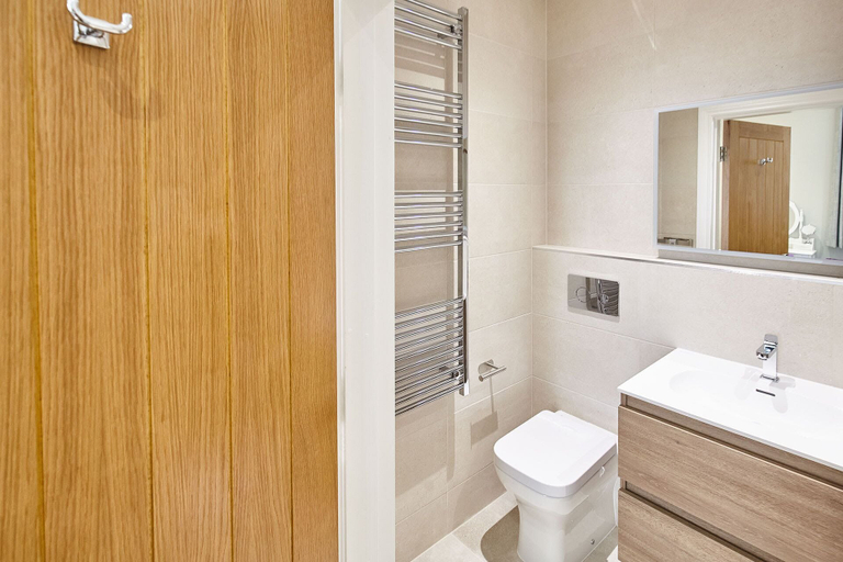 Bathroom 4, Host Stay Chilton at Carlill House, North Yorkshire