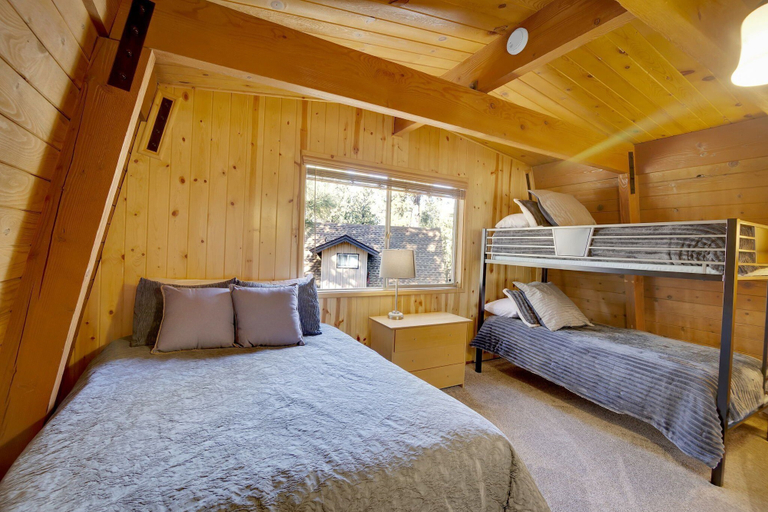 Bedroom 3, Switzerland SKI Chalet #845, San Bernardino