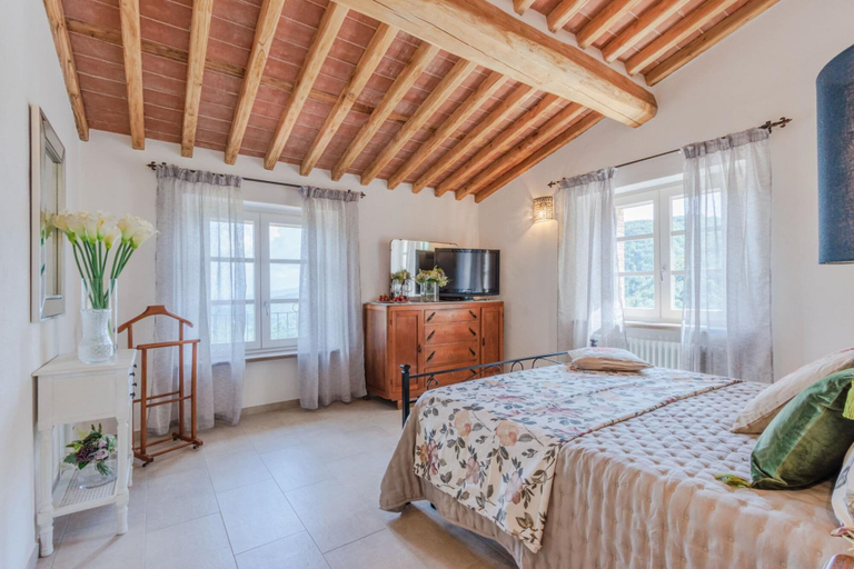 Room 2, Villa Grema in Pescaglia, Lucca