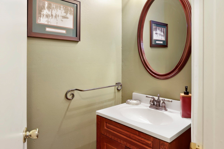 Bathroom 4, Inn Between Pines#1411, San Bernardino
