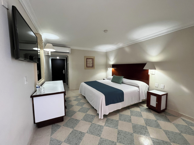 Bedroom 4, Hotel Sands Arenas, Mazatlán