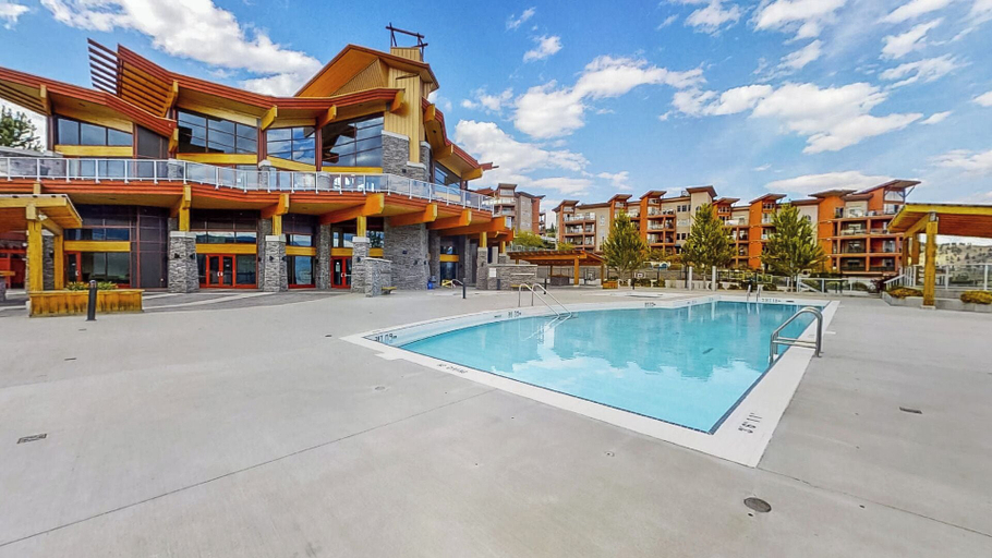 Sport & Beauty 5, Top Floor Condo at Amenity Rich Resort, Central Okanagan