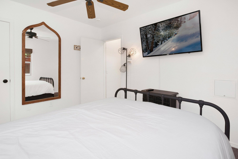 Bedroom 3, Maltby Modern LOG Cabin #2307, San Bernardino