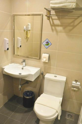 Bathroom 4
