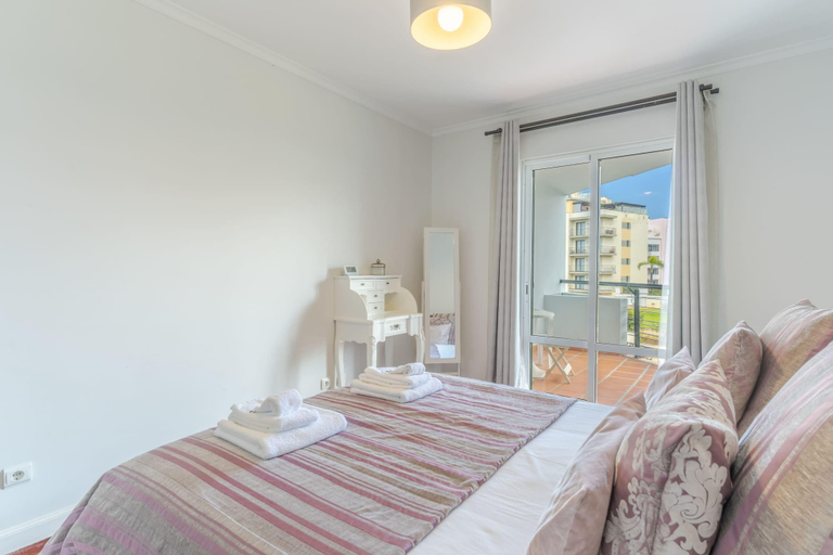 Room 3, Forum Apartment 5th Floor Two Balconies, Funchal