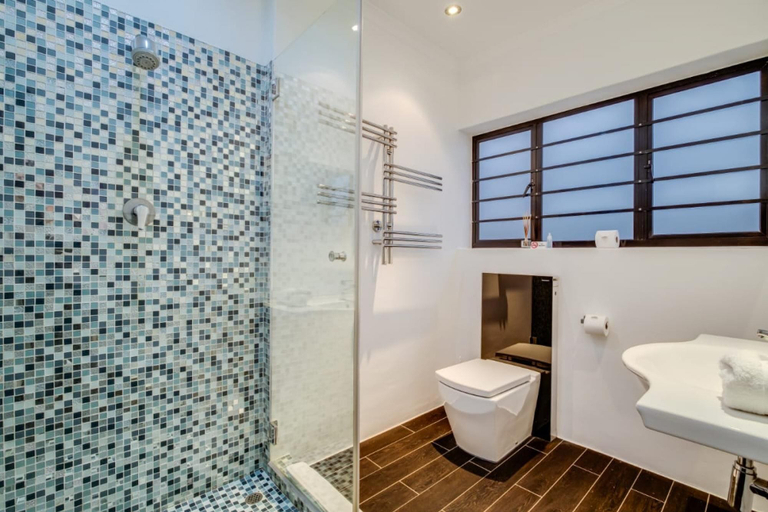 Bathroom 4, Camps Bay Holiday Villa With Sunset Views Sunset Views, City of Cape Town
