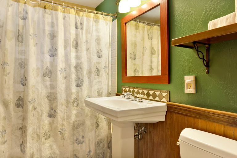 Bathroom, Oriole Cottage #621, San Bernardino
