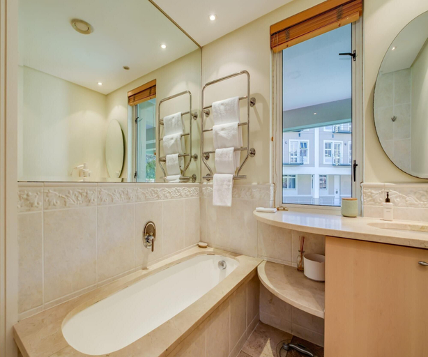 Bathroom 4, Beautiful Apartment at the Waterfront Marina Altmore 001, City of Cape Town
