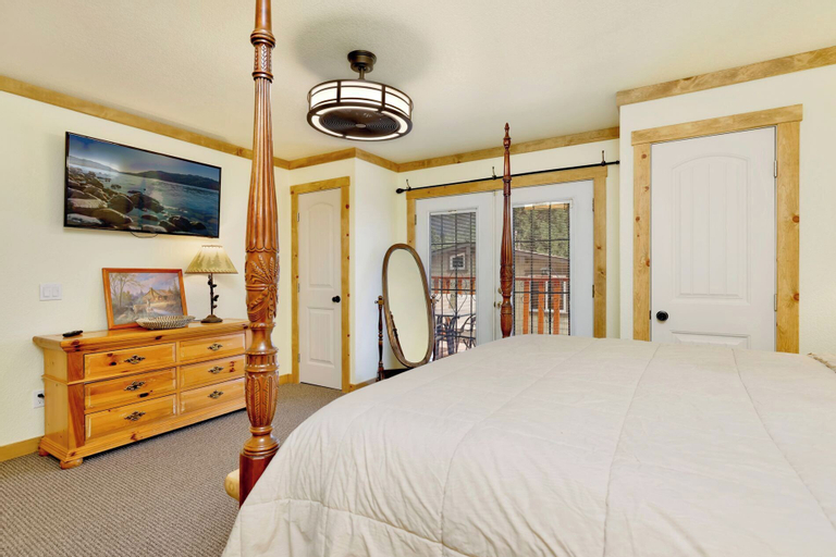 Bedroom 3, Happy Bear #2053, San Bernardino