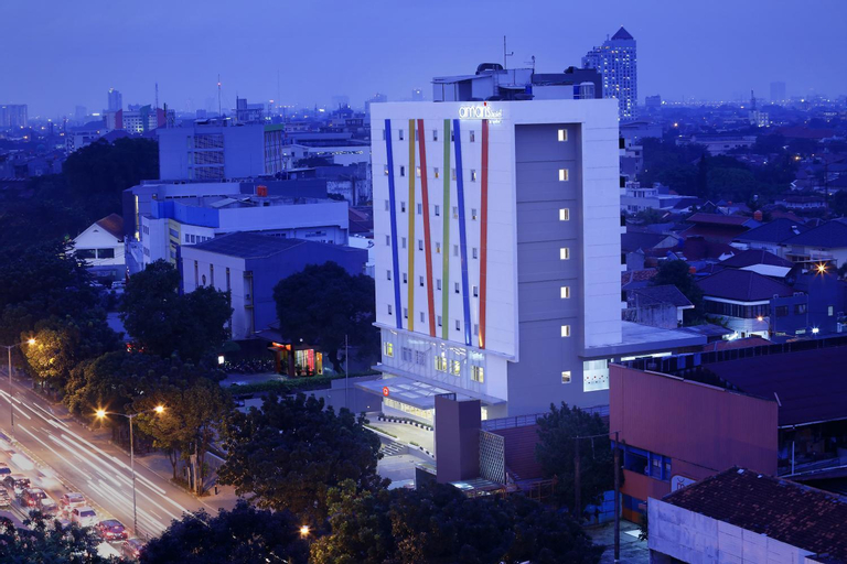 Exterior & Views 16