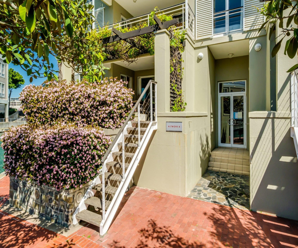 Exterior & Views 2, Beautiful Apartment at the Waterfront Marina Altmore 001, City of Cape Town
