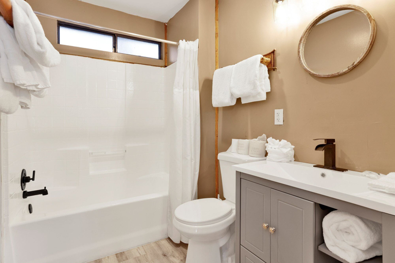 Bathroom, Lonepine#107, San Bernardino