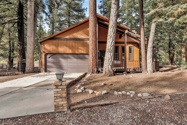 Exterior & Views 2, Colbert Cabin #966, San Bernardino