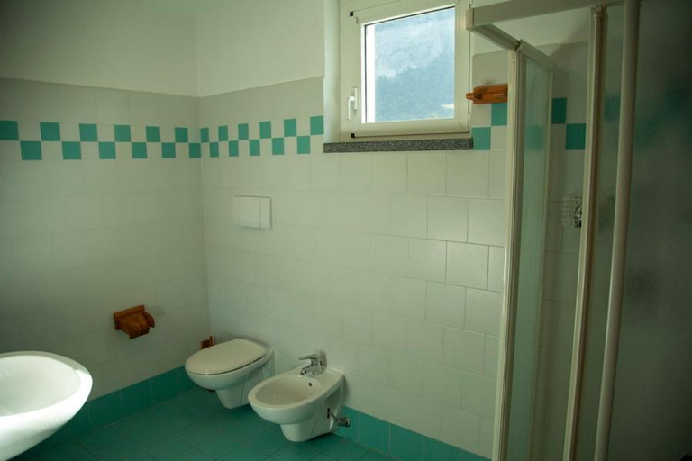 Bathroom 3, Hotel Ristorante Sporting Club, Lecco