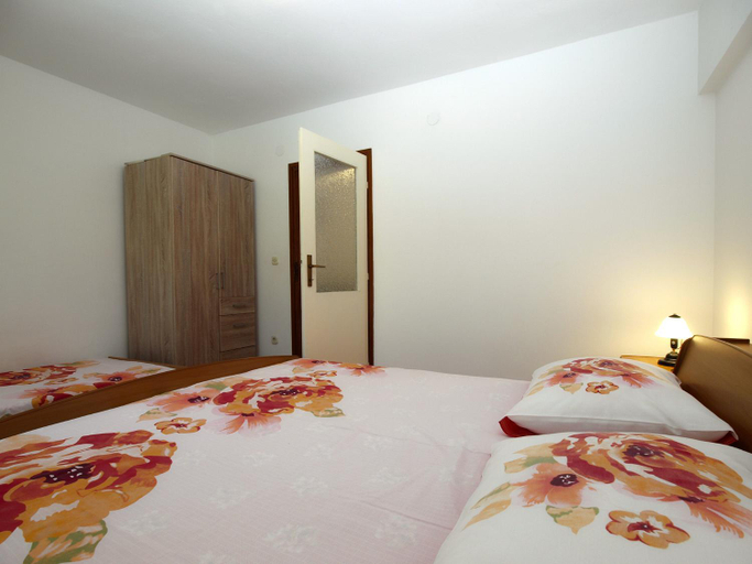 Others 3, Apartment 1318, Medulin