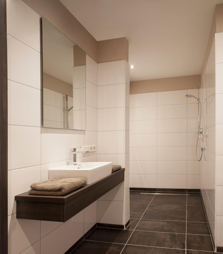 Bathroom 4, Hotel DuDa Langenbruck 3-Sterne-Superior-Hotel an der A9 zwischen Ingolstadt und Munchen, Pfaffenhofen an der Ilm