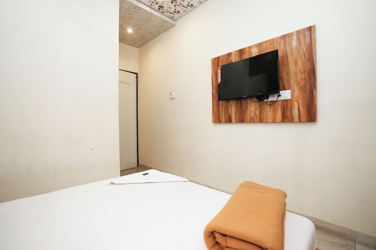 Bedroom 2, The United Hotel, Mumbai Suburban