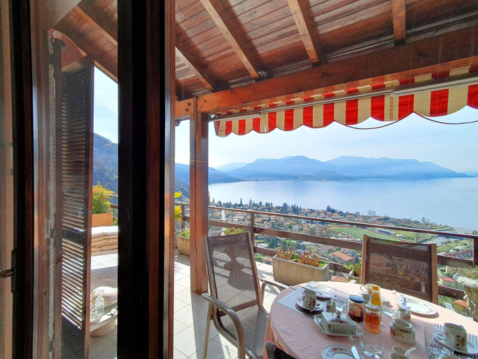 Others 5, Holiday Home in Maccagno with Pool, Varese