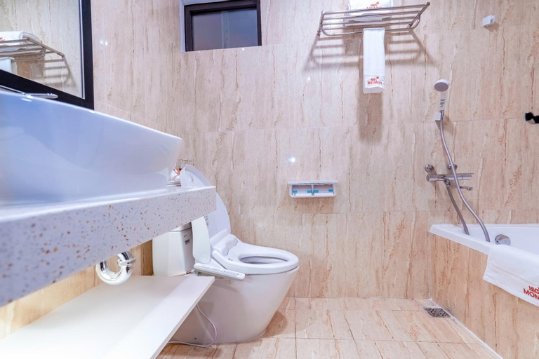 Bathroom 13