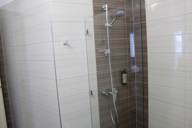 Bathroom 4, Hotel AGEL, Sarandës