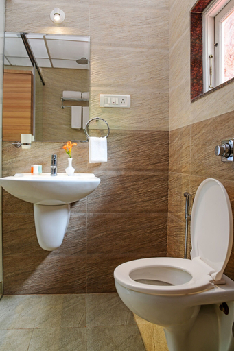 Bathroom 5, Regenta Place Green Leaf Mahabaleshwar, Satara